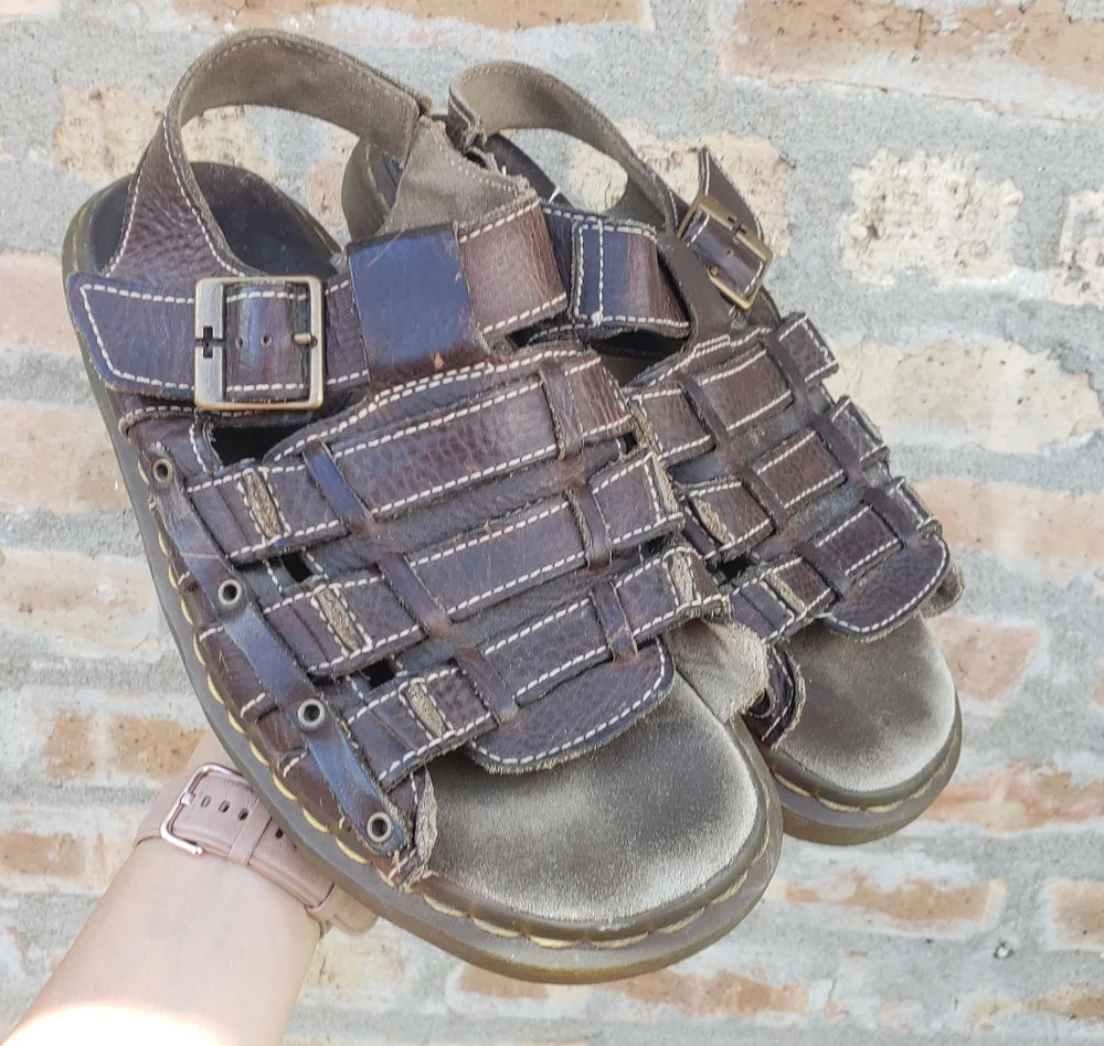 Dr Doc Martens Sandals Men's 11 US Y2K Brown Leather Fisherman Buckle 12614